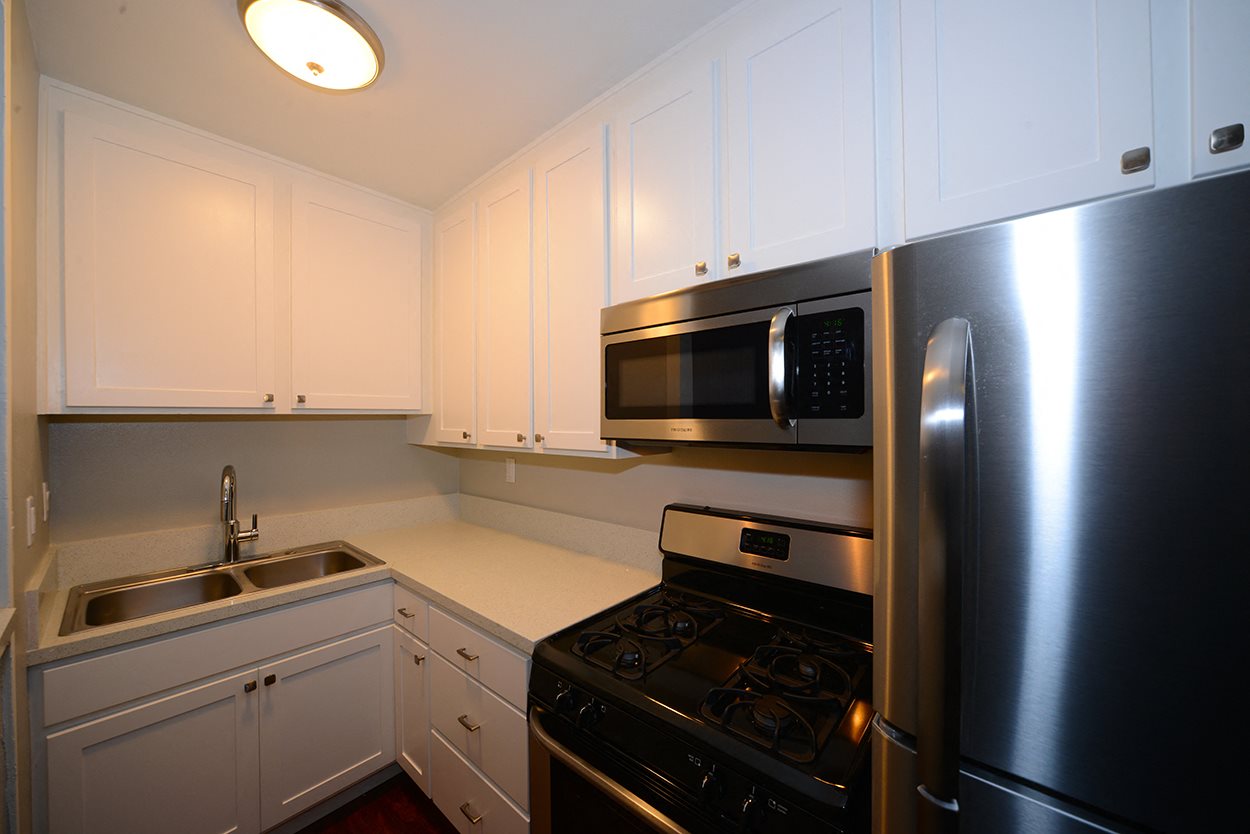 University Gardens kitchen with appliances University Gardens kitchen with appliances